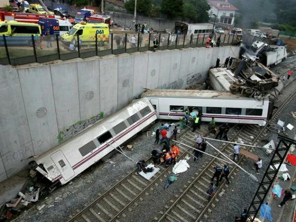 Испания крушение поезда