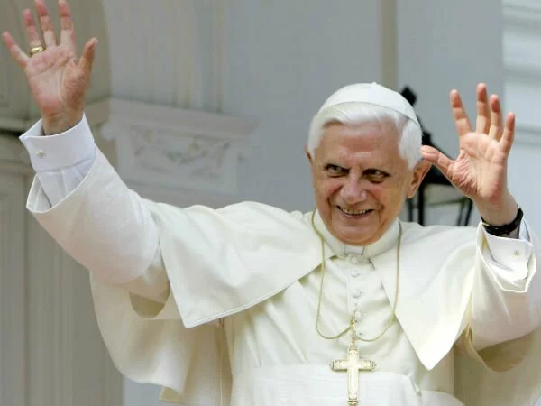 папа-римский Бенедикт XVI рассмотрел изменения в правила конклава