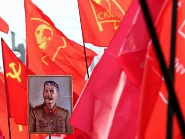 фашистская и коммунистическая символика