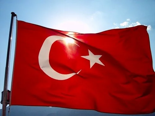 0_3d0c_d8d78d2f_-1-L Представители секс-меньшинств выступили против министра Турции