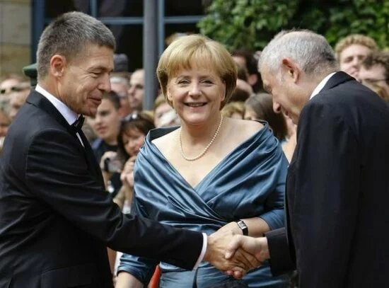 126 Ангелу Меркель обвиняют в растрате средств налогоплательщиков