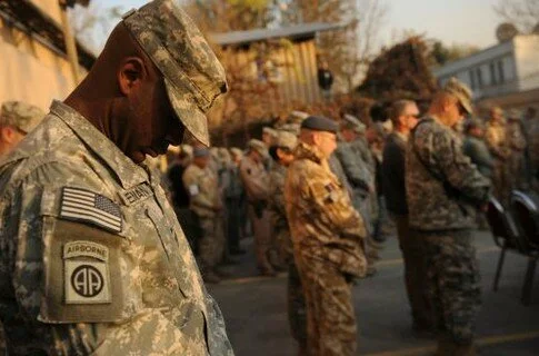 222 Войска США увеличиваются в Афганистане, но уменьшаются в Ираке