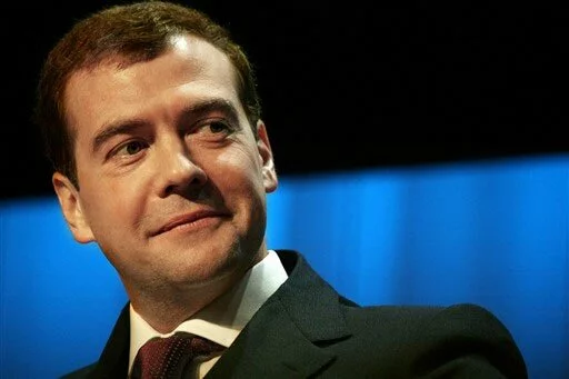 Медведев поручил Фридману разработать варианты выхода из кризиса