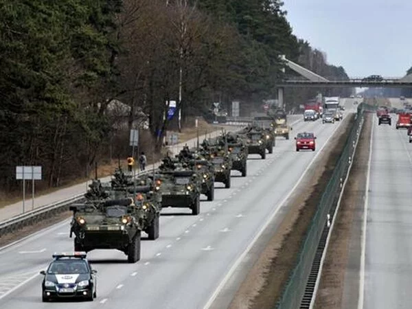 665 Американская армия начала Road March Восточной Европой
