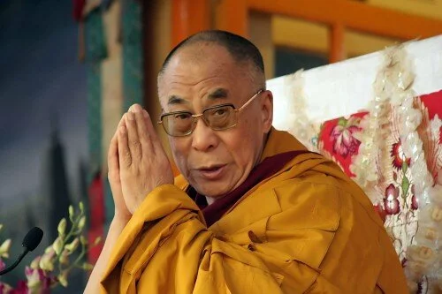 79603769 Далай-лама попросил разрешения у Китая посетить пострадавшие от землетрясения районы