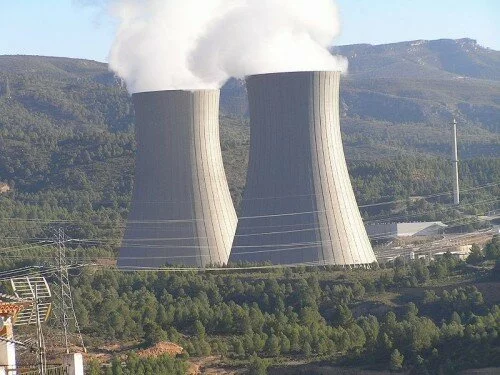 800px-Cofrentes_nuclear_power_plant_cooling_towers-500x375 В Египте появится первая АЭС
