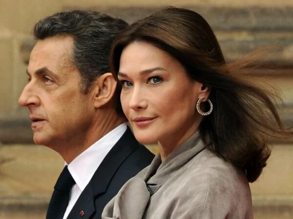 9g4dgmjx Жена Саркози планирует родить еще одного ребенка