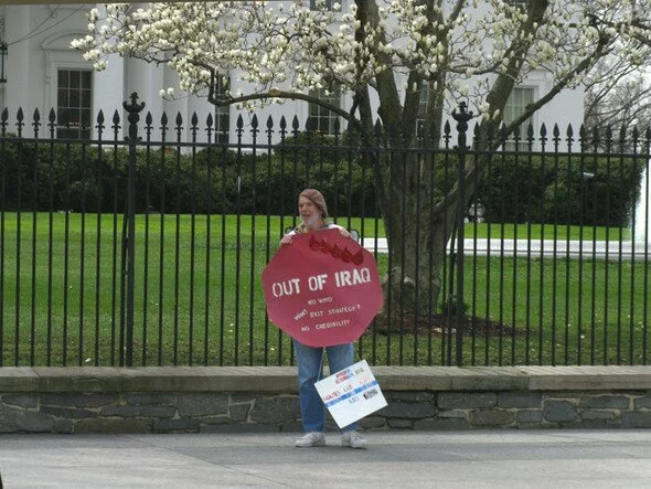 article_image-image-article Американцы вышли на улицы Вашингтона в знак протеста против войны в Ираке