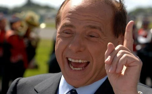 berlusconi-500x312 У Берлускони осталось 35 зубов