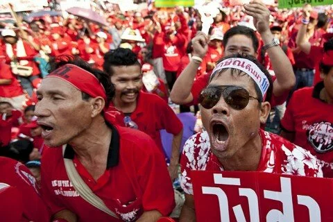 eng_thailand_teaser_788519g Красные рубашки захватили телецентр