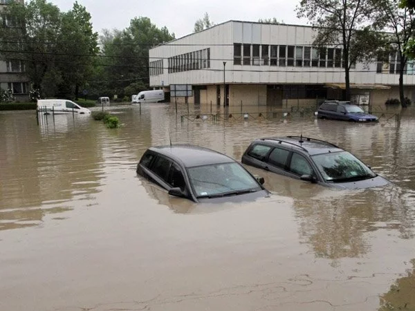 navodneniye Наводнения в Боснии: как после войны