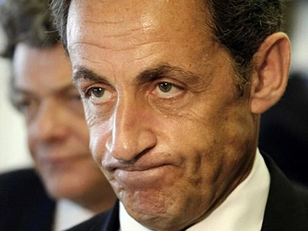 w1w27igh Интимная жизнь Саркози заинтересовала всю Европу